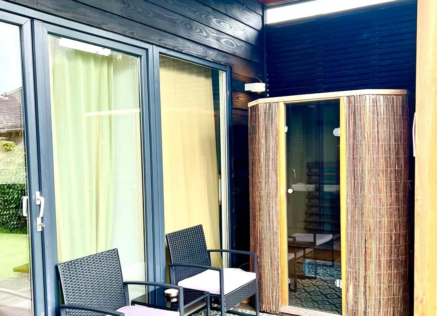 Family House With Garden & Jacuzzi & Sauna Near Amsterdam Vijfhuizen Holiday home